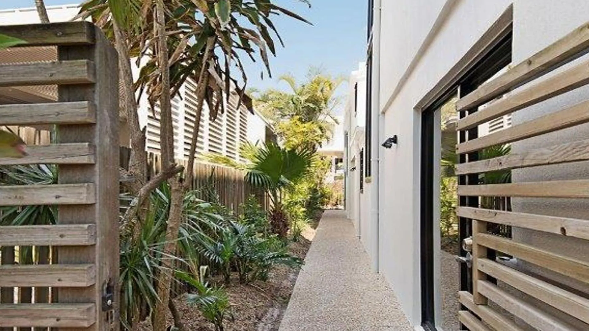 Campbell Street 2 4, Moffat Beach Caloundra Holiday home