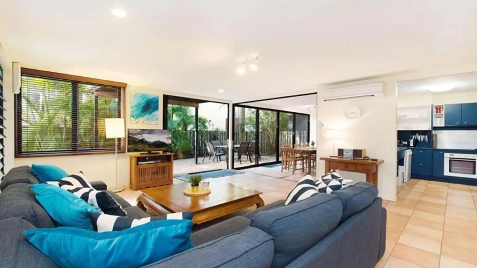 Campbell Street 2 4, Moffat Beach contacts